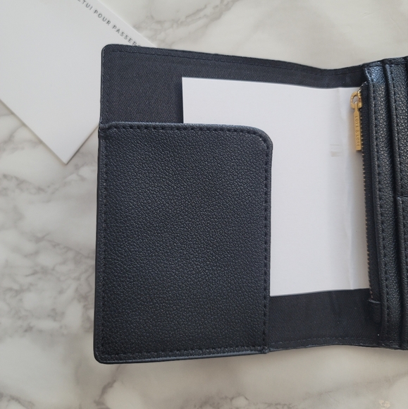 NEW Love & Lore Passport Cover Wallet - Picture 7 of 8